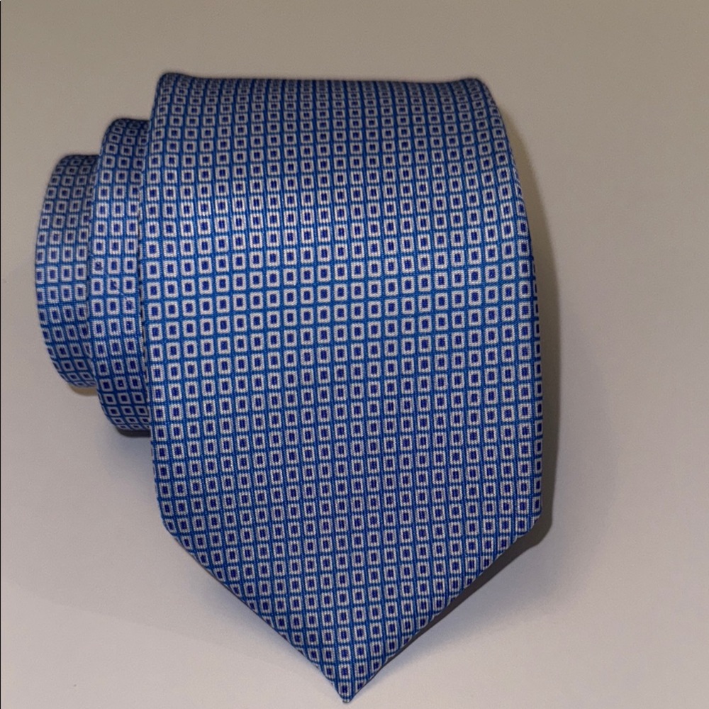 Astor & Black Custom Clothing Blue and White Textured Tie with Geometric Pattern